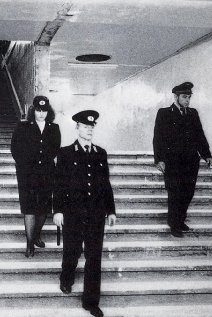 Berlin, Bahnhof Friedrichstraße, 1990