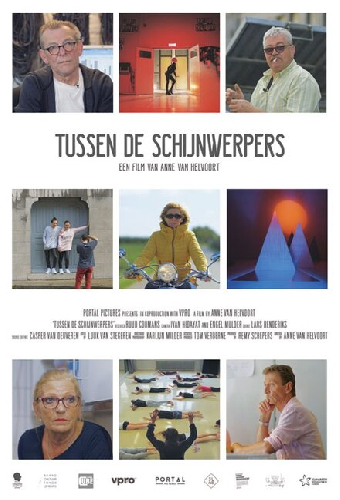 Tussen de Schijnwerpers