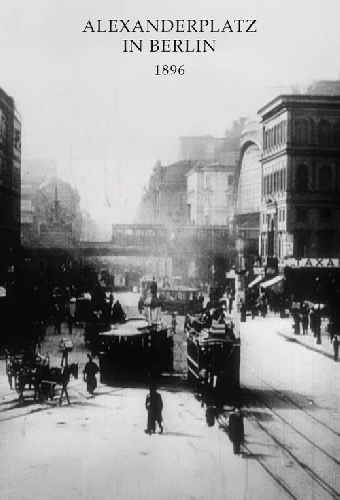 Leben und Treiben am Alexanderplatz