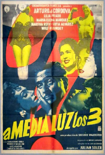 A Media Luz Los Tres