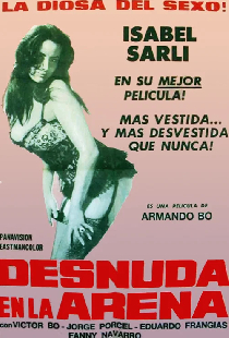 Desnuda en la arena