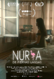 Nuria de piernas largas