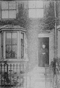 A Visit to the Spiritualist