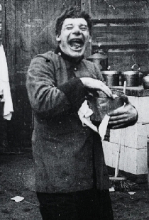 Усердный денщик