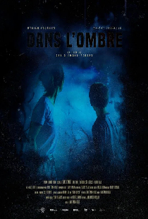 Dans l'ombre