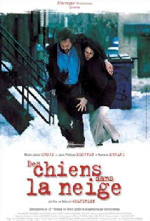 Des chiens dans la neige