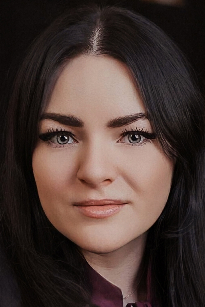 Александра Леонова