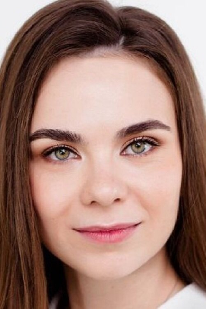 Лариса Любимова