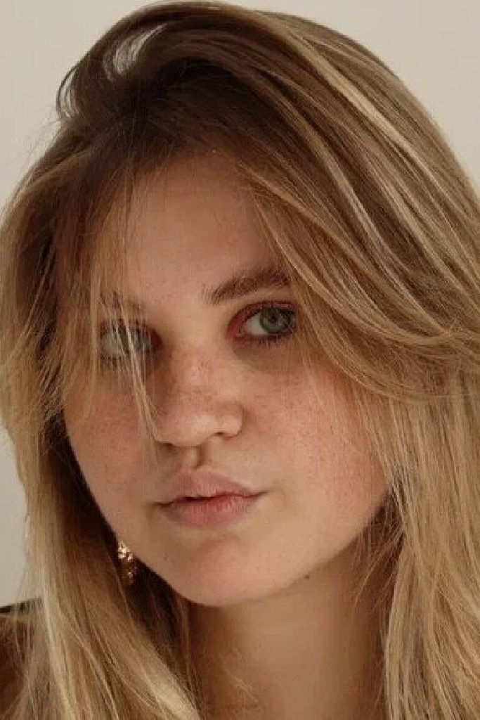 Элина Чумакова