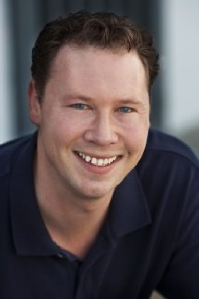 Эшер Глейсер
