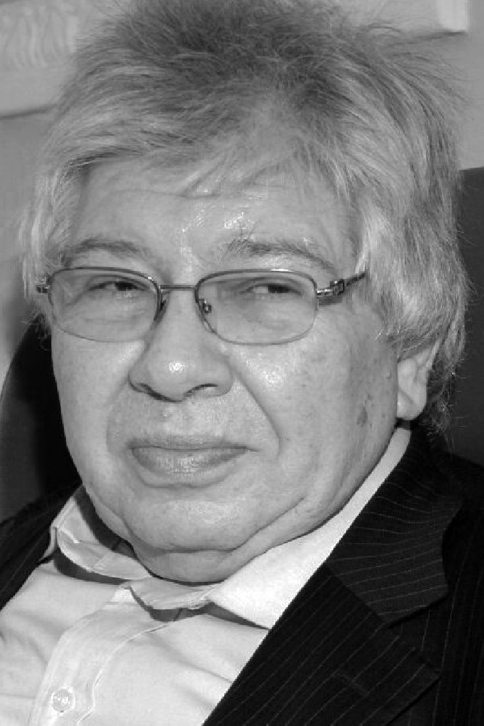 Кирилл Разлогов
