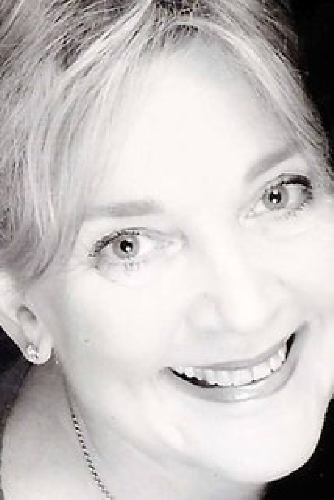 Teri Suzanne