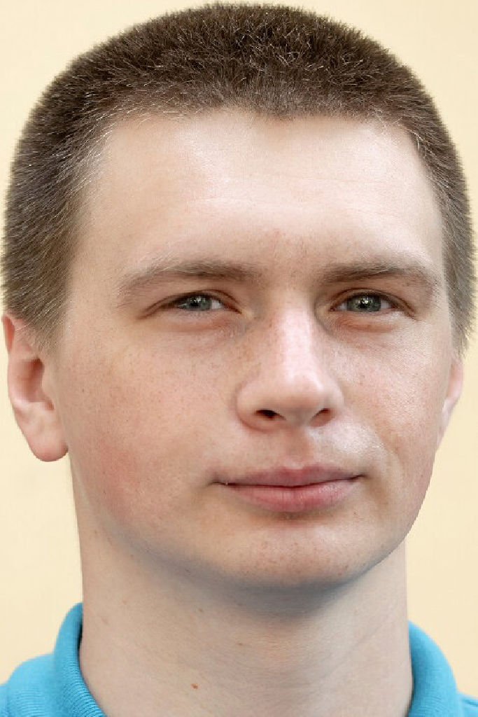 Эдуард Песков