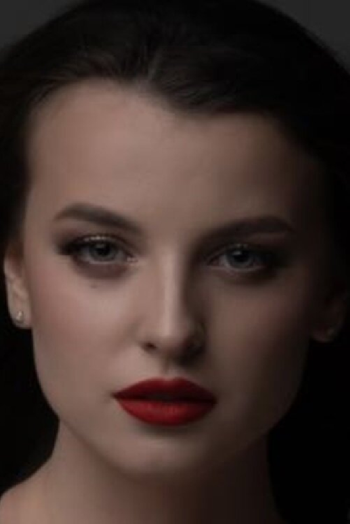 Арина Романова