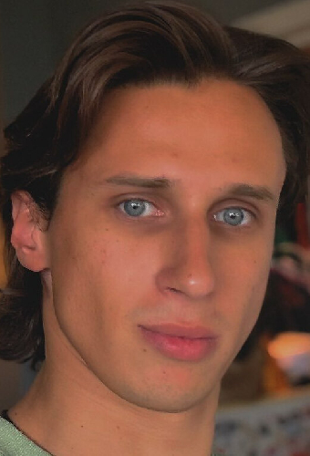 Александр Захаров