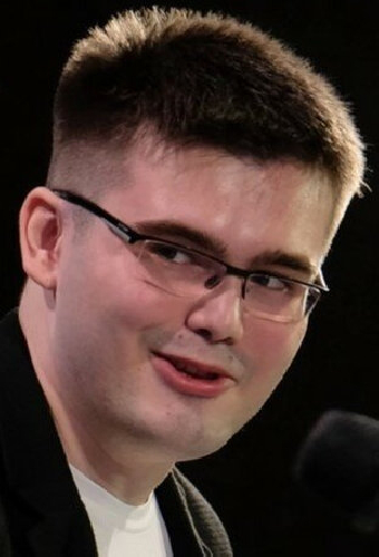 Арсений Кустов