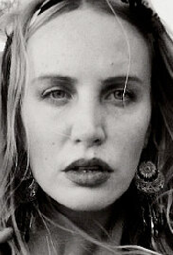 Кармен Хоук