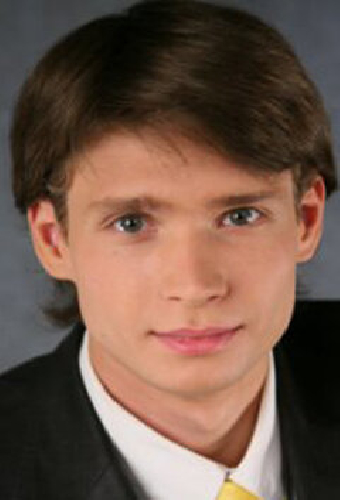 Александр Николаев
