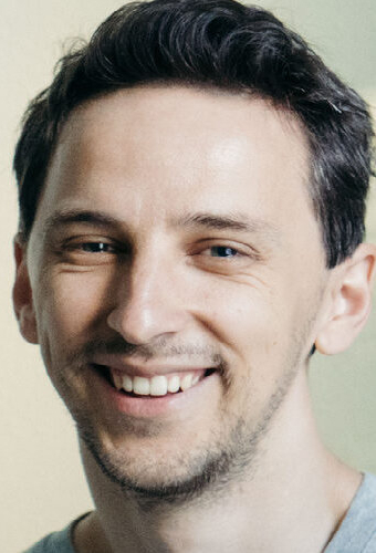 Лео Баланёв