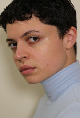 Анна Сари