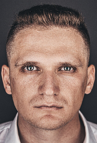 Роман Сырги